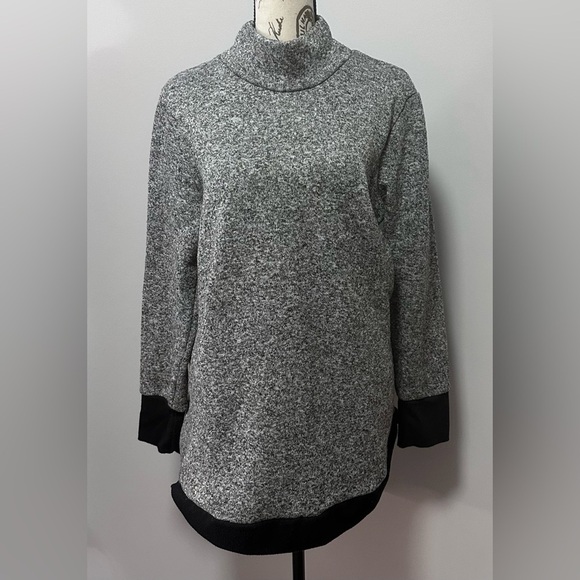 👕 Serra Heather Gray and Black Warm Shirt - Size Large 🌟 - Picture 2 of 12